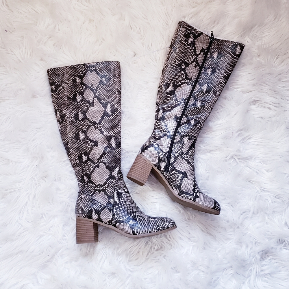 Universal thread women's gray snake boots - Picture 1 of 4